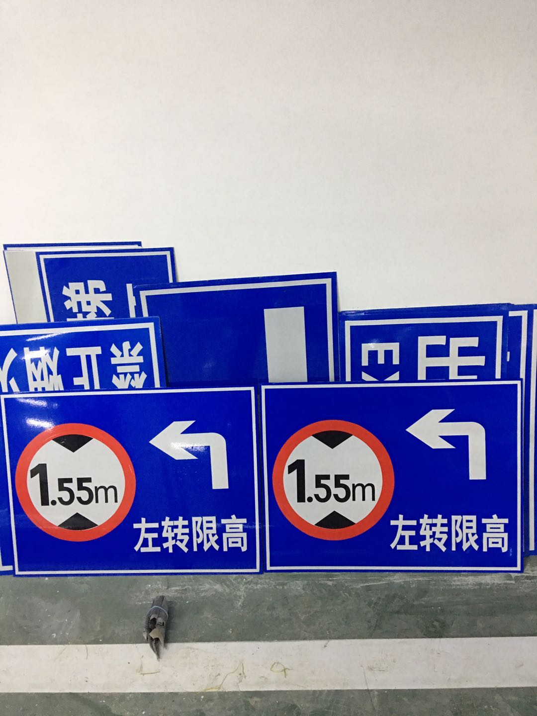 交通標志桿圖片/交通標志桿樣板圖 (2)
