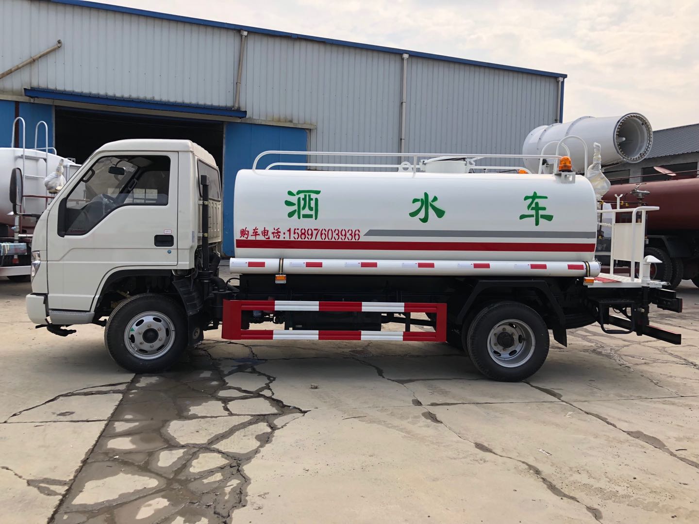 工地灑水車圖片/工地灑水車樣板圖 (2)