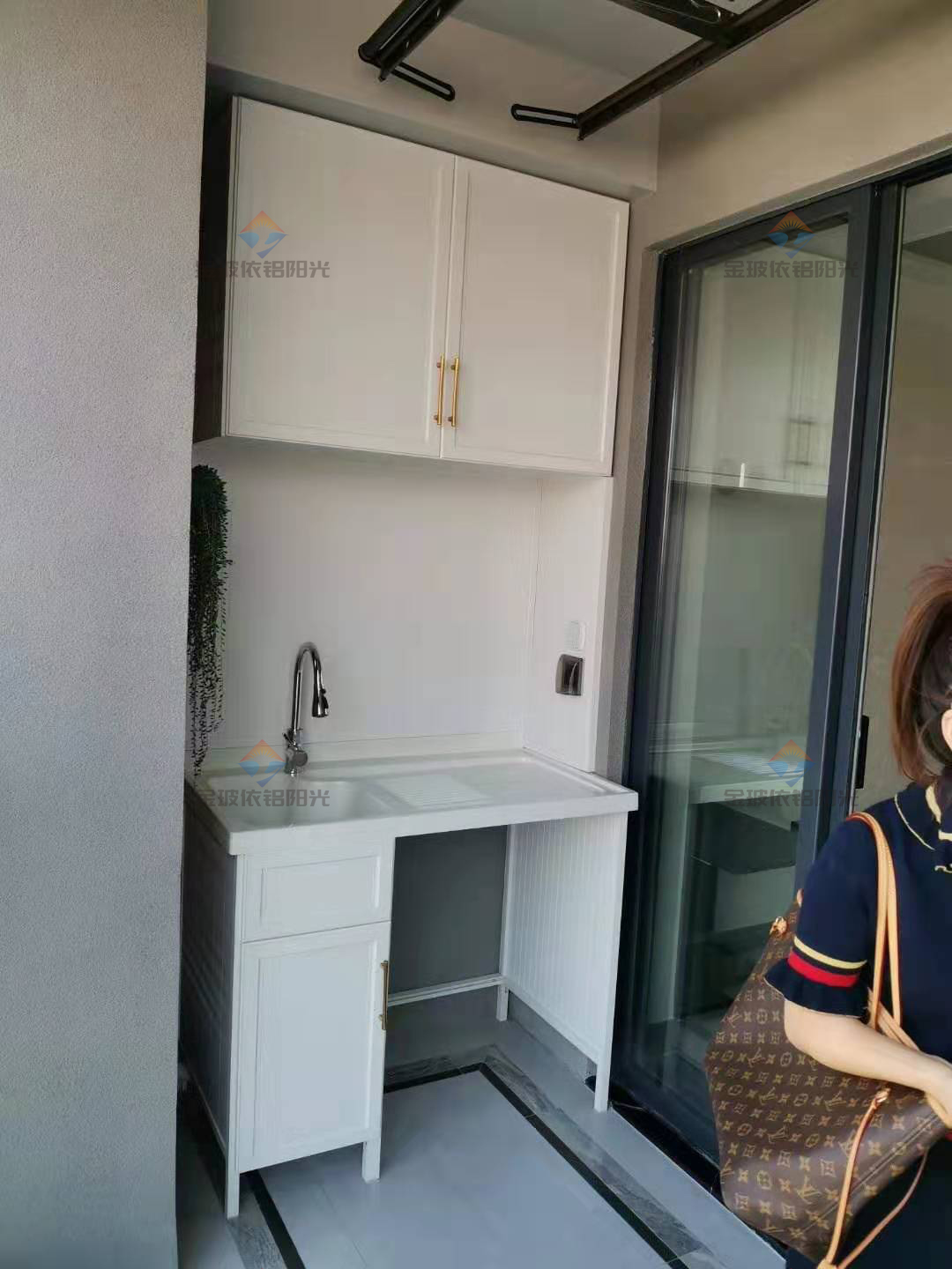 大連鋁型材-大連鋁合金型材-金玻鋁型材定制供應(yīng)廠家