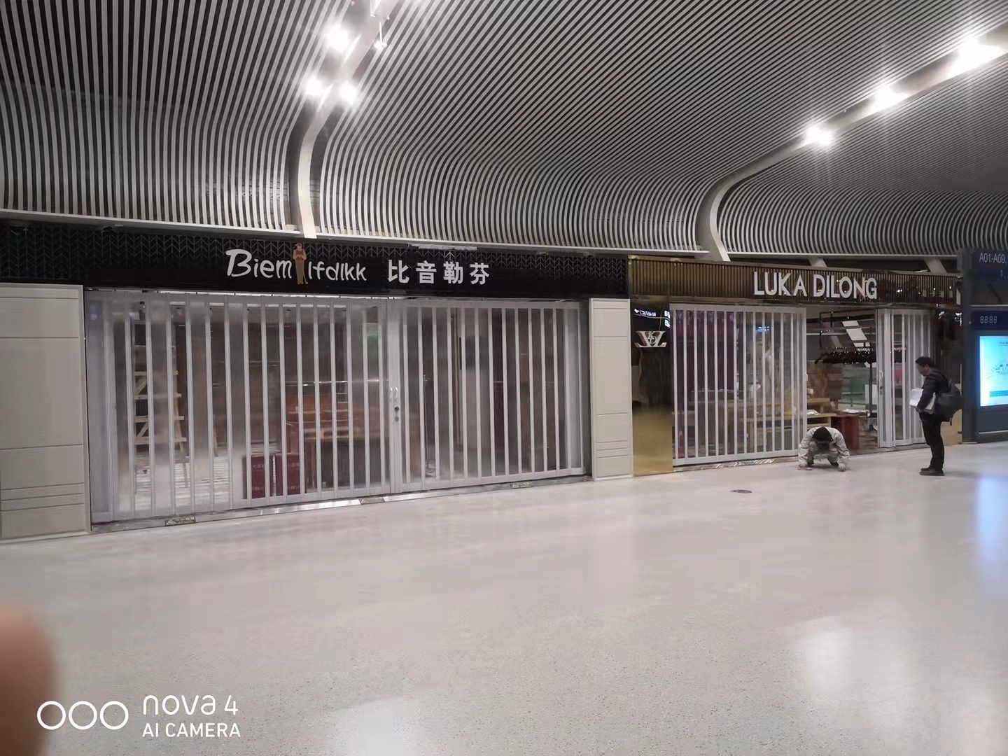 透明水晶門(mén) 專(zhuān)賣(mài)店卷簾水晶門(mén) 透明卷閘門(mén)
