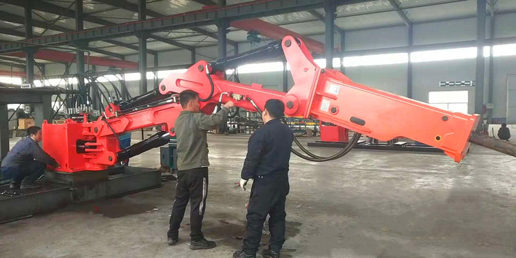 元征行生產(chǎn)礦山破碎大石爪型破碎機(jī)