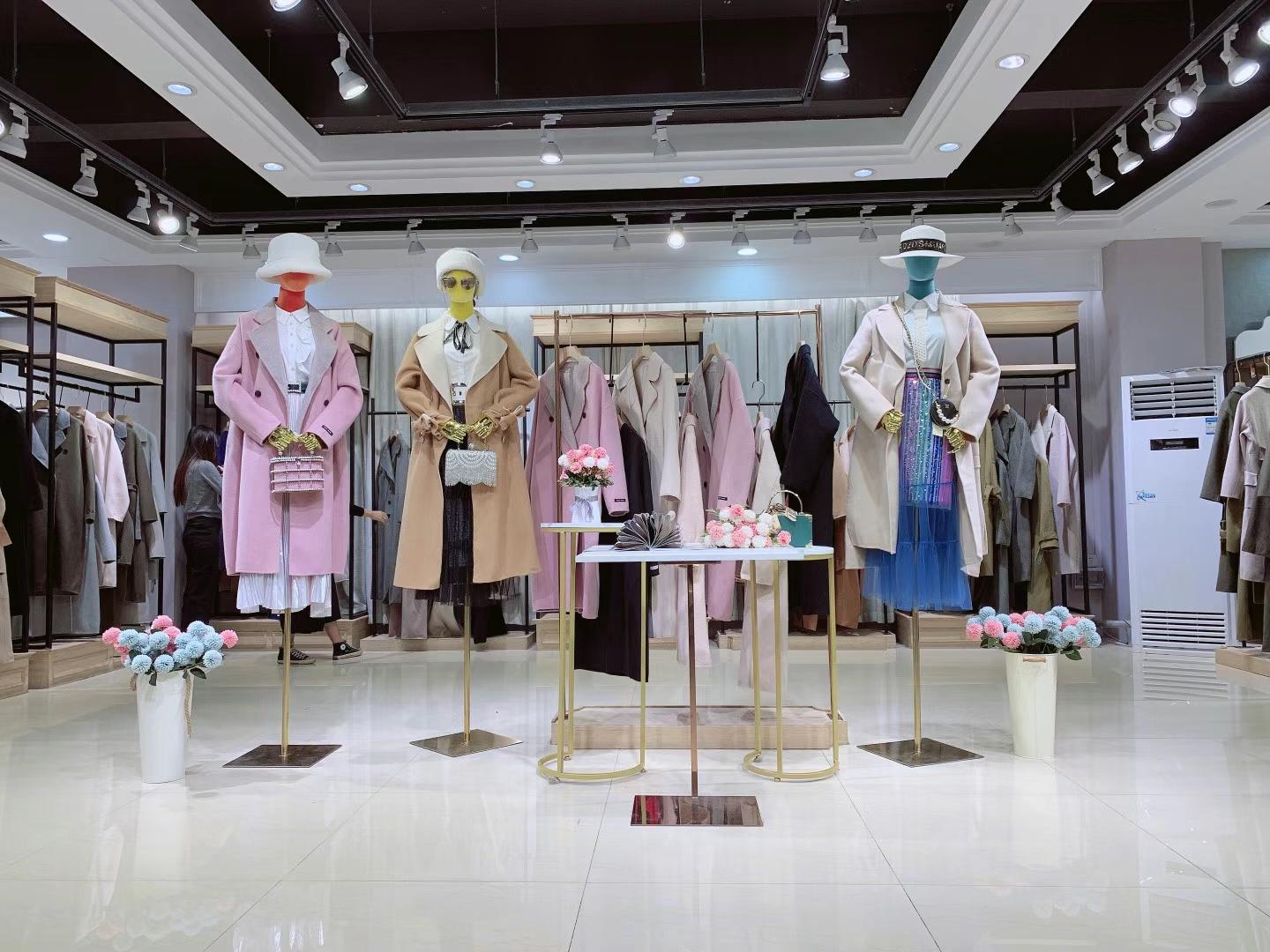 愛瑪詩菲羊絨大衣2021年冬裝品牌折扣女裝尾貨批發(fā)