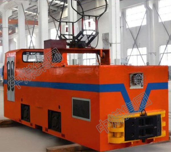 山東中煤6噸架線式電機(jī)車(chē)圖片