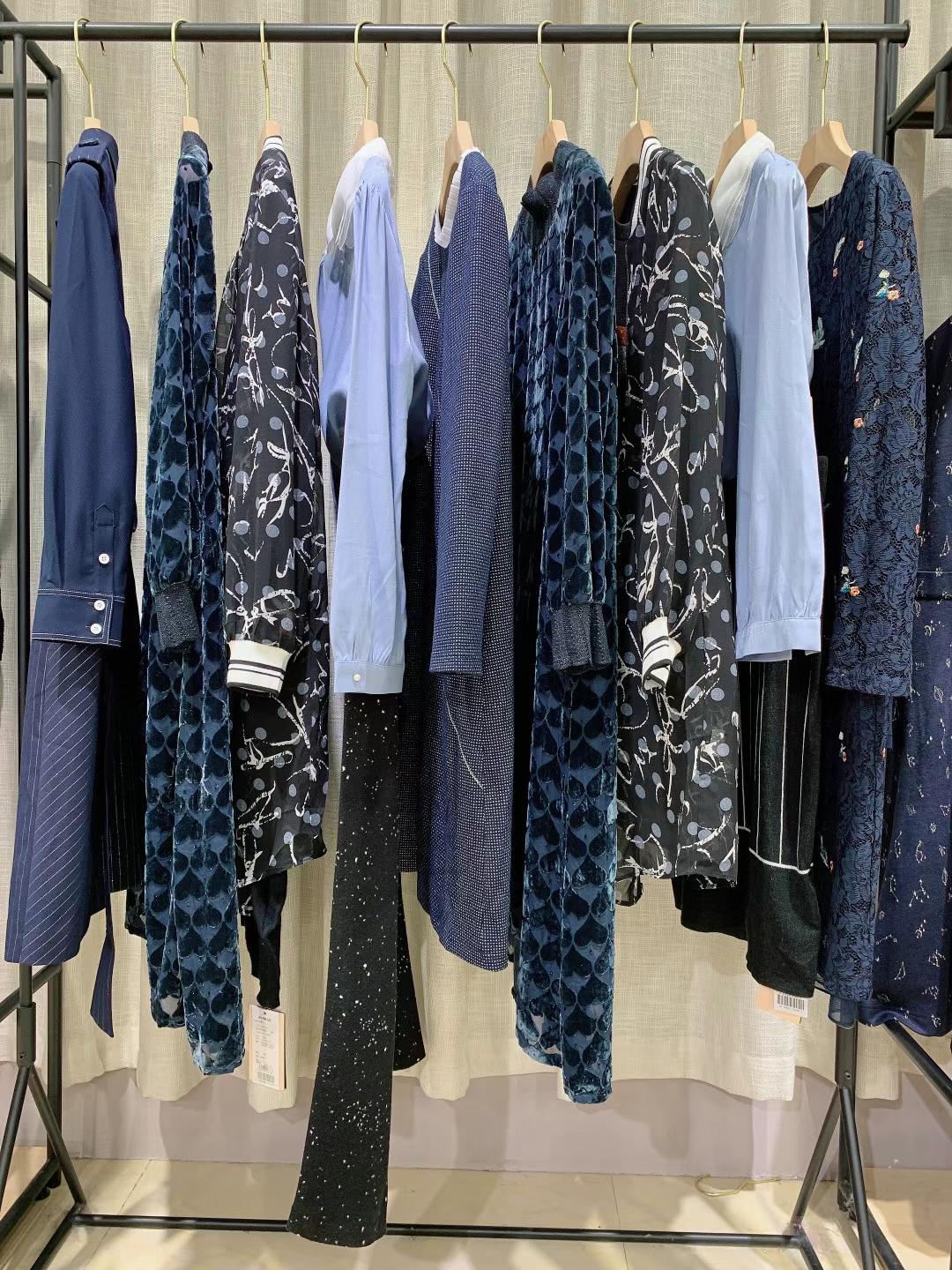 深 圳高 端品牌珞娜2021冬女裝尾貨庫存專柜女裝品牌尾貨批發(fā)