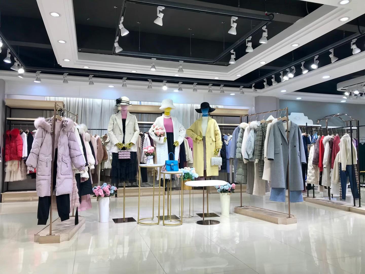 蔓諾蒂2021年冬裝新款女裝品牌折扣店專柜清倉(cāng)貨源