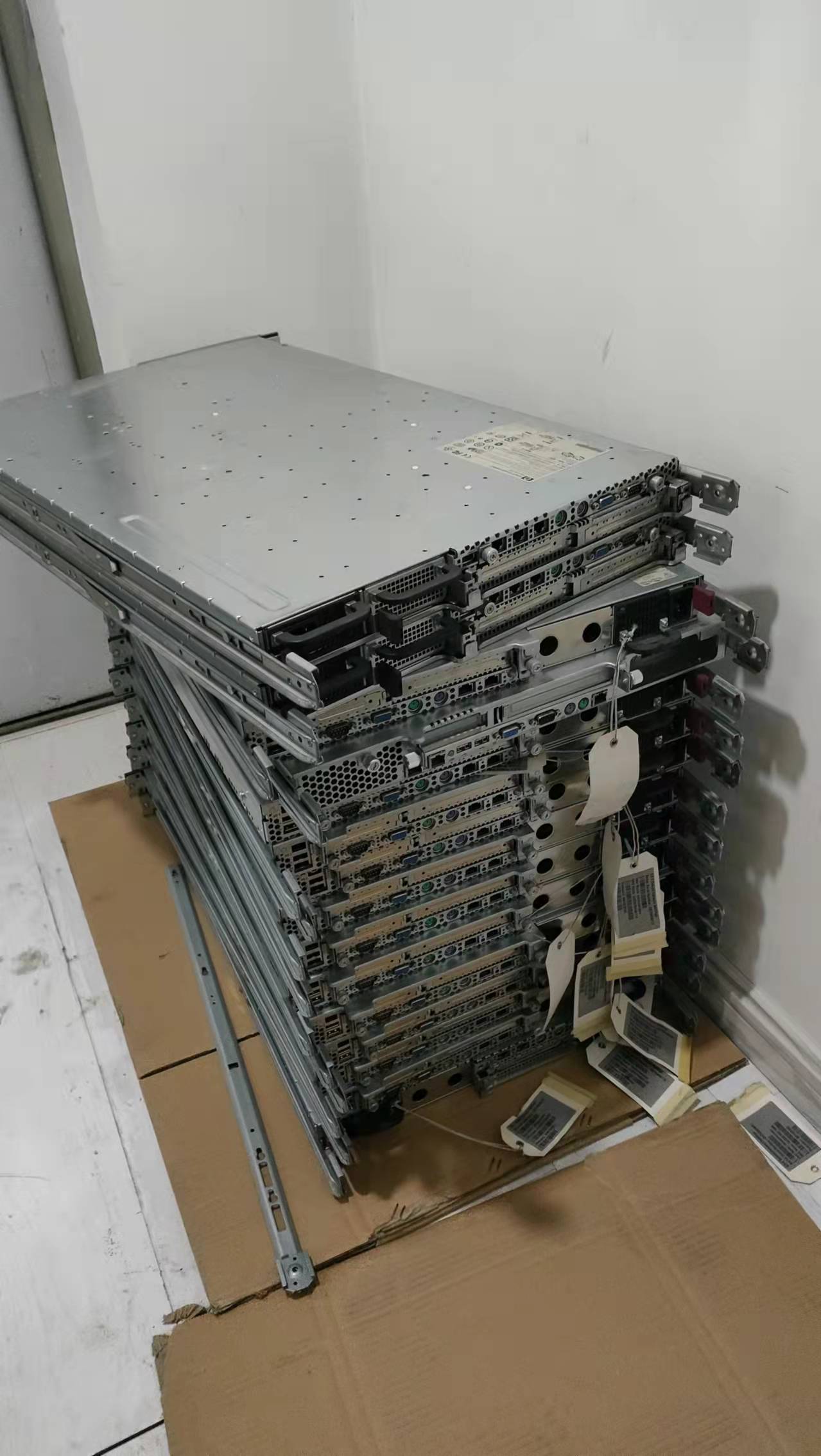 湖北服務(wù)器回收?qǐng)D片/湖北服務(wù)器回收樣板圖 (2)