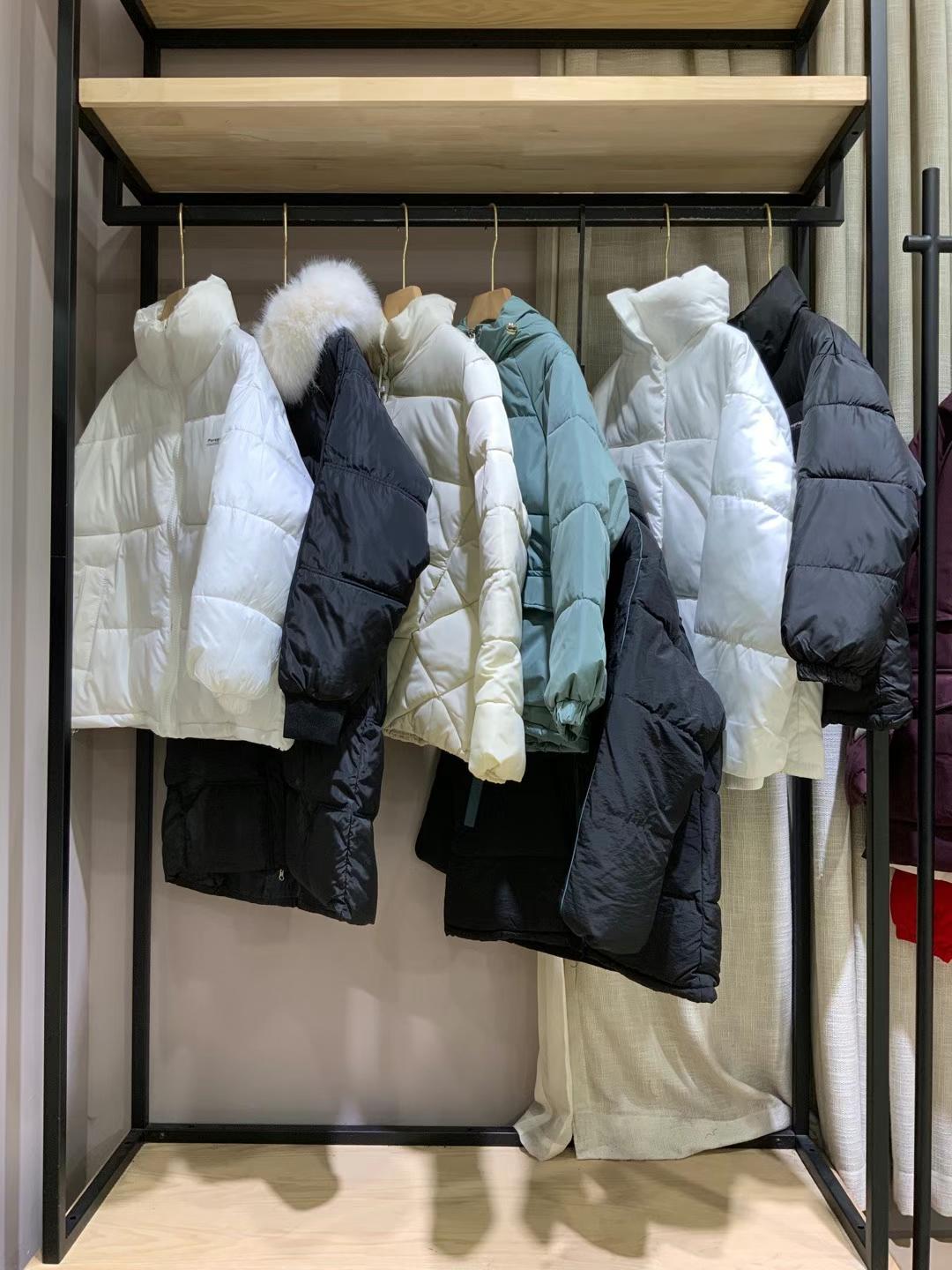 依诺雪21冬装网红爆款棉服系列女装品牌走份批发 具有性价比品牌折扣批发图片