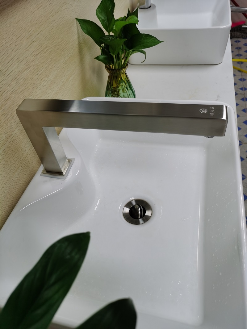 感應水龍頭圖片/感應水龍頭樣板圖 (1)