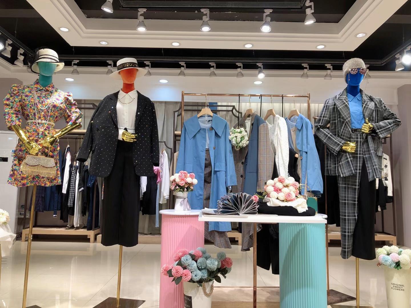 艾蜜雪22春品牌簡(jiǎn)約風(fēng)女裝折扣直播貨源平臺(tái)批發(fā) 直播貨源廠家走份