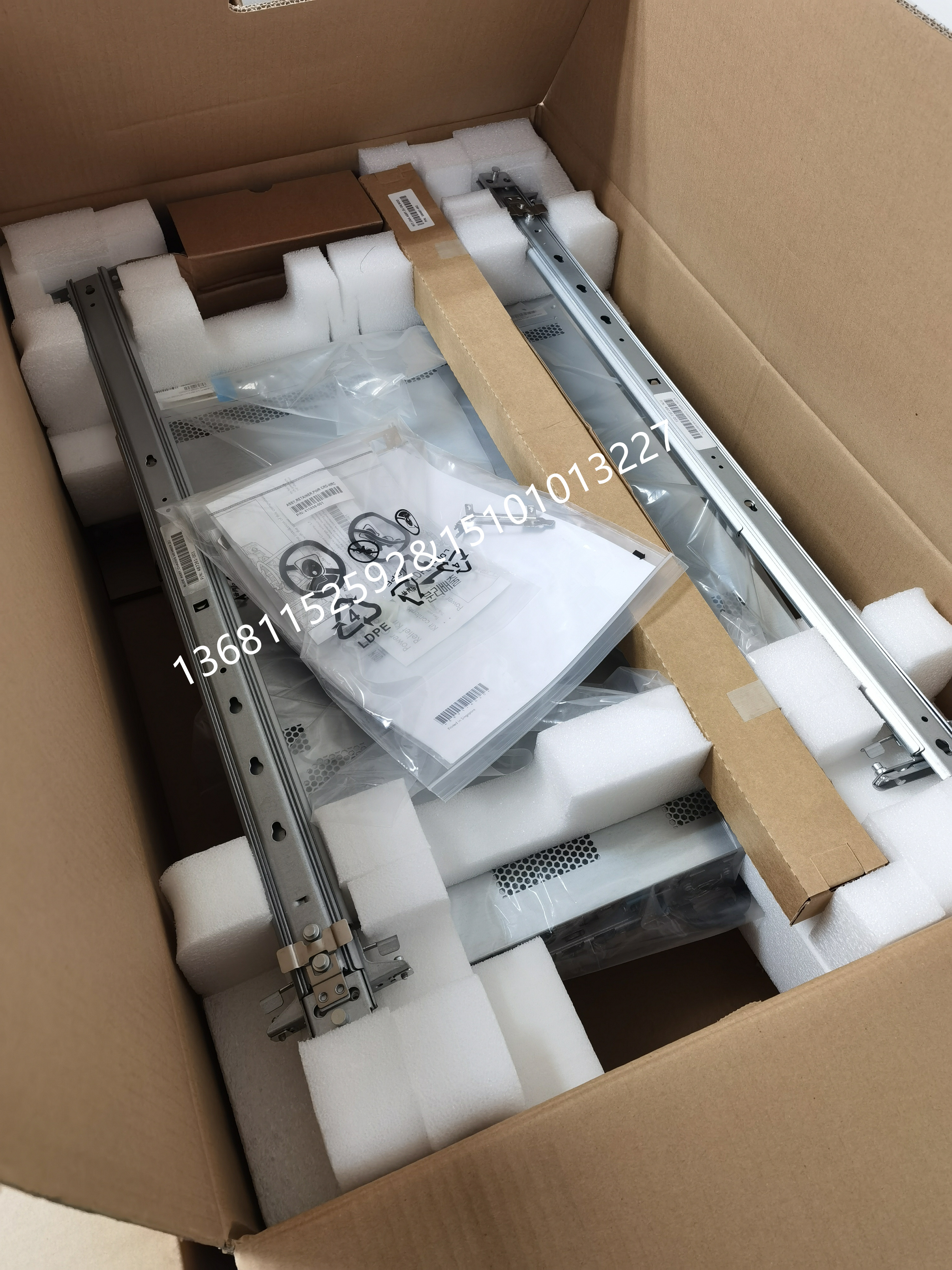 RX2800 i4小型機(jī)服務(wù)器圖片/RX2800 i4小型機(jī)服務(wù)器樣板圖 (3)