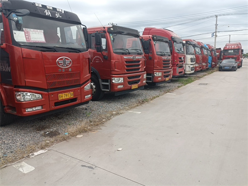 銷售二手東風(fēng)天龍雙驅(qū)高欄標(biāo)箱貨車圖片/銷售二手東風(fēng)天龍雙驅(qū)高欄標(biāo)箱貨車樣板圖 (2)