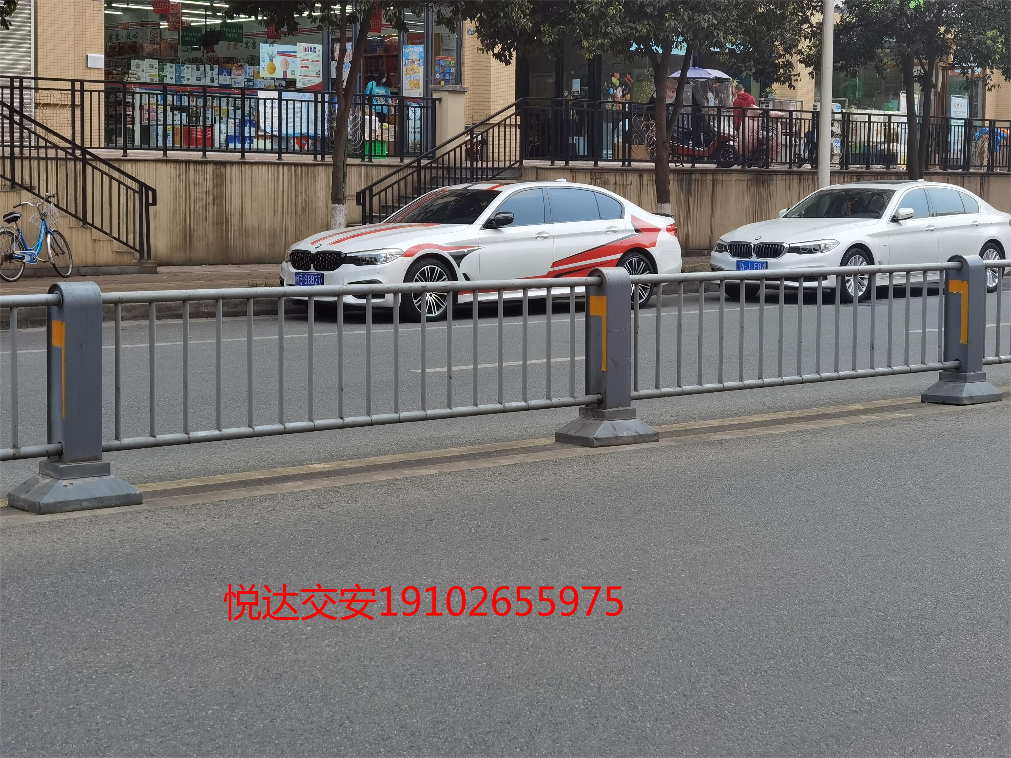 不銹鋼復(fù)合管等交通設(shè)施圖片/不銹鋼復(fù)合管等交通設(shè)施樣板圖 (3)