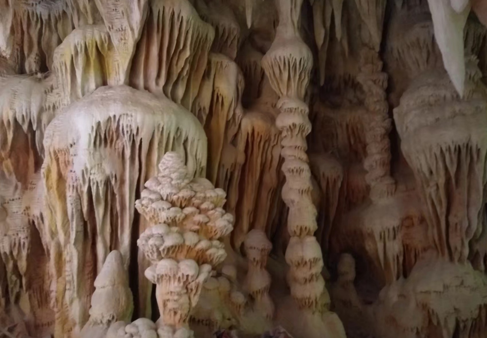 桂林沃德園林水泥溶洞鐘乳石制作塑石假山制作