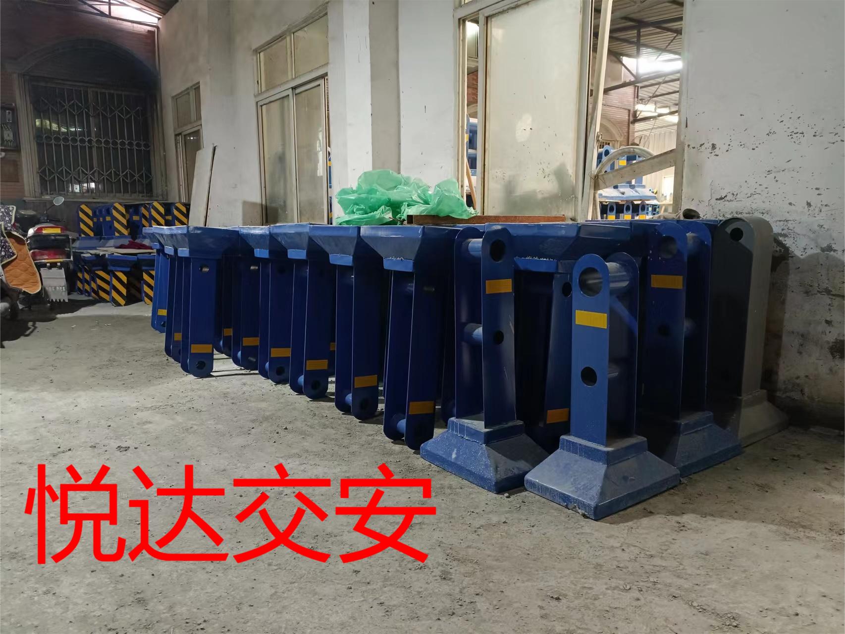 護(hù)欄不銹鋼復(fù)合管圖片/護(hù)欄不銹鋼復(fù)合管樣板圖 (4)