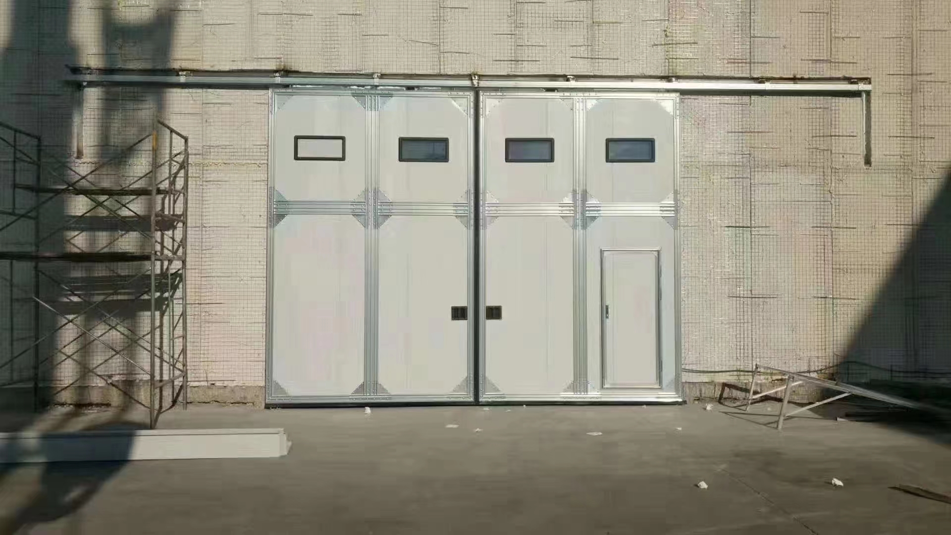 工業(yè)門價格表  工業(yè)門哪里好 工業(yè)門批發(fā)價格 工業(yè)門批發(fā)的價格