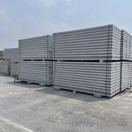 廠家供應(yīng)復(fù)合保溫板 免拆外模板 保溫一體化