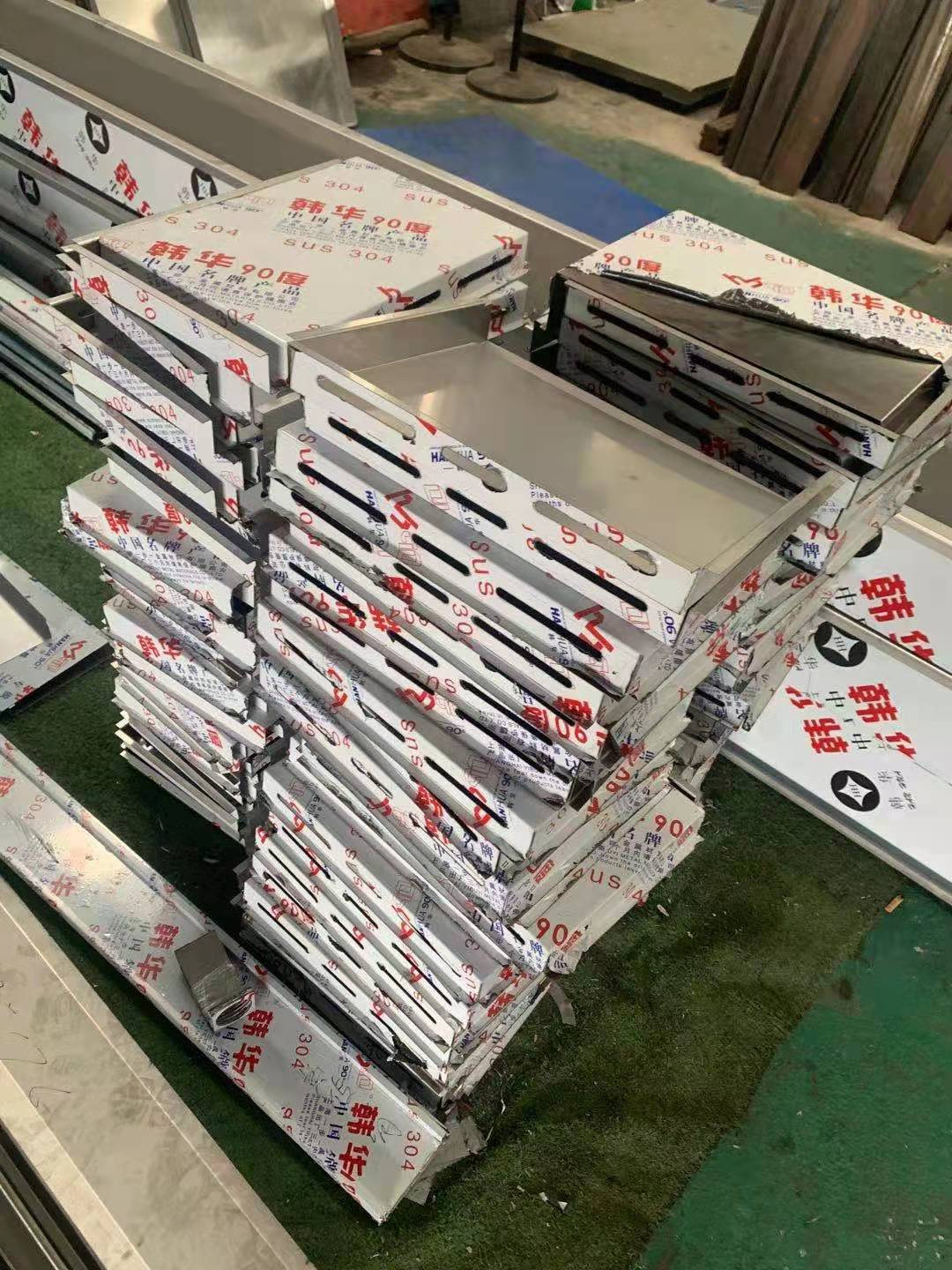 上海鋁單板沖孔板生產(chǎn)、定制、供應(yīng)、九十度金屬材料圖片