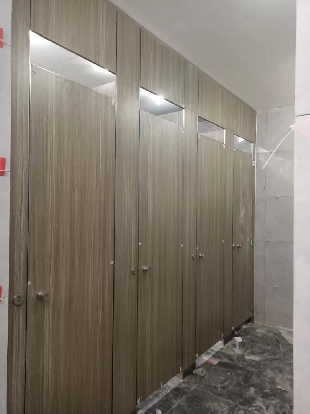 珠海天地式衛(wèi)生間隔斷圖片/珠海天地式衛(wèi)生間隔斷樣板圖 (2)