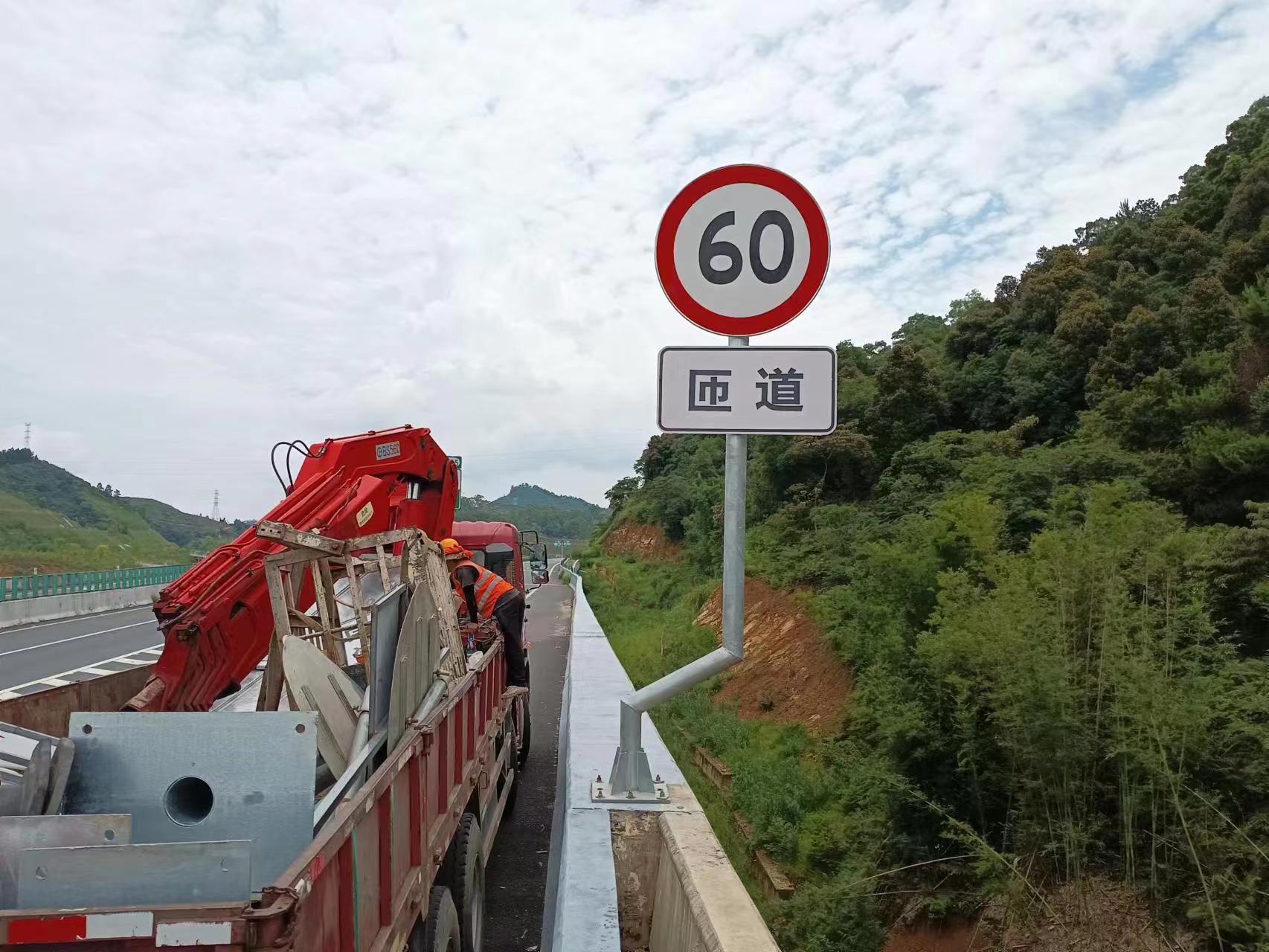 停車場(chǎng)標(biāo)志牌圖片/停車場(chǎng)標(biāo)志牌樣板圖 (4)