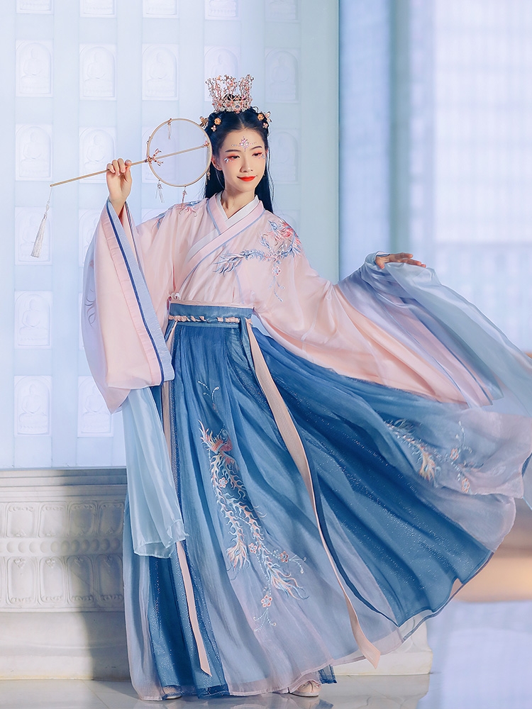 輕衣霓裳漢服租賃 大學(xué)生面試裝出服裝出租