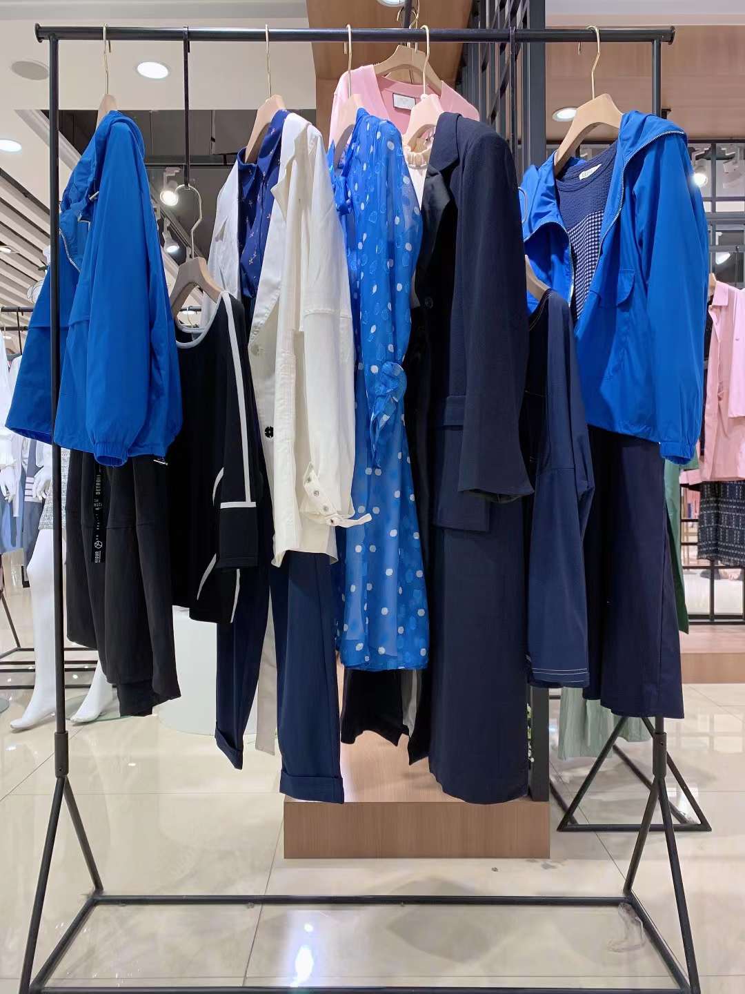 撤柜折扣女裝 莉佳麗2022專柜下架女裝庫(kù)存尾貨剪標(biāo)貨源清倉(cāng)