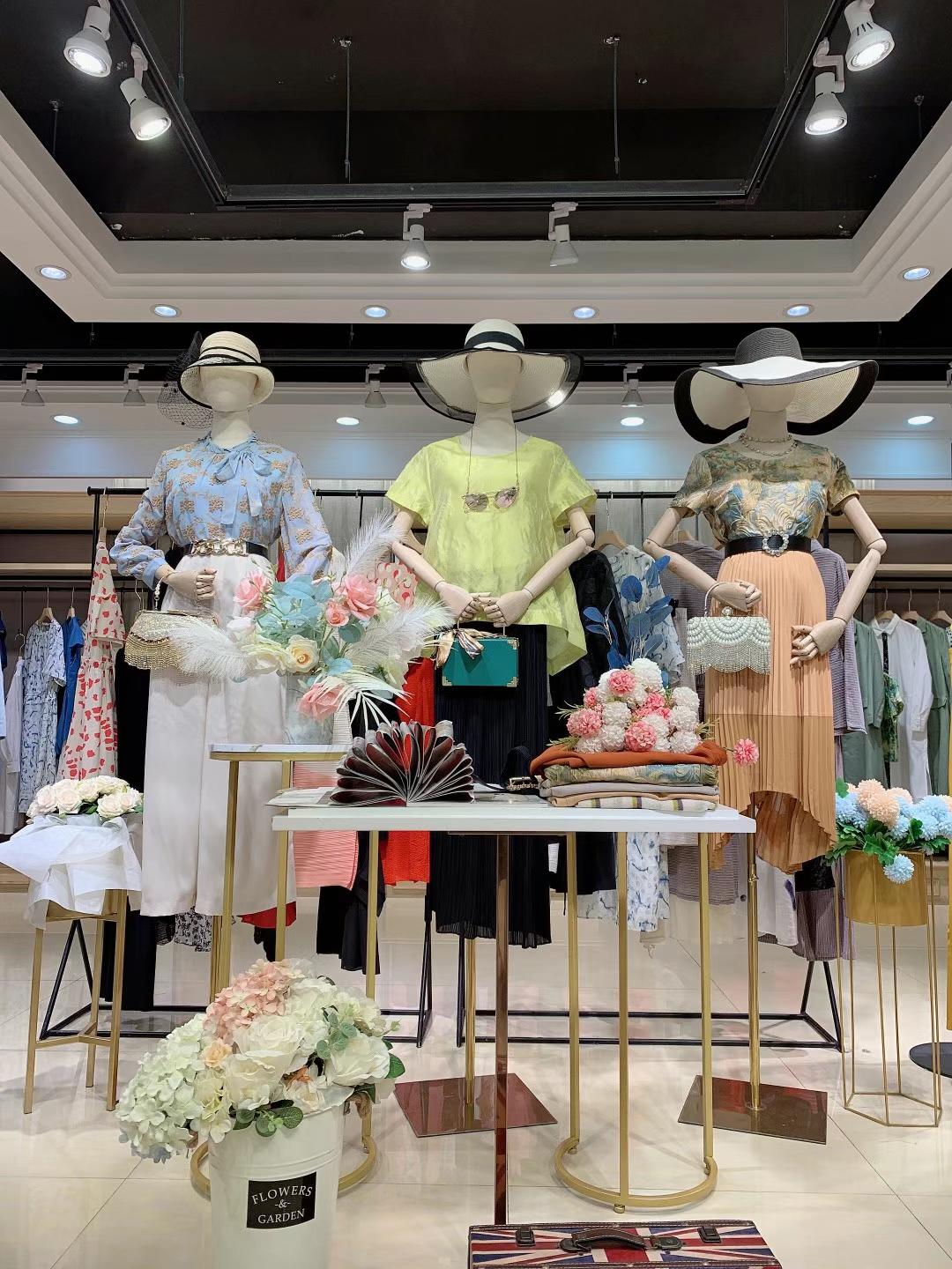 品牌折扣女裝 臺(tái)繡2022 夏剪標(biāo)女裝直播尾貨庫存廠家貨源批發(fā)特賣