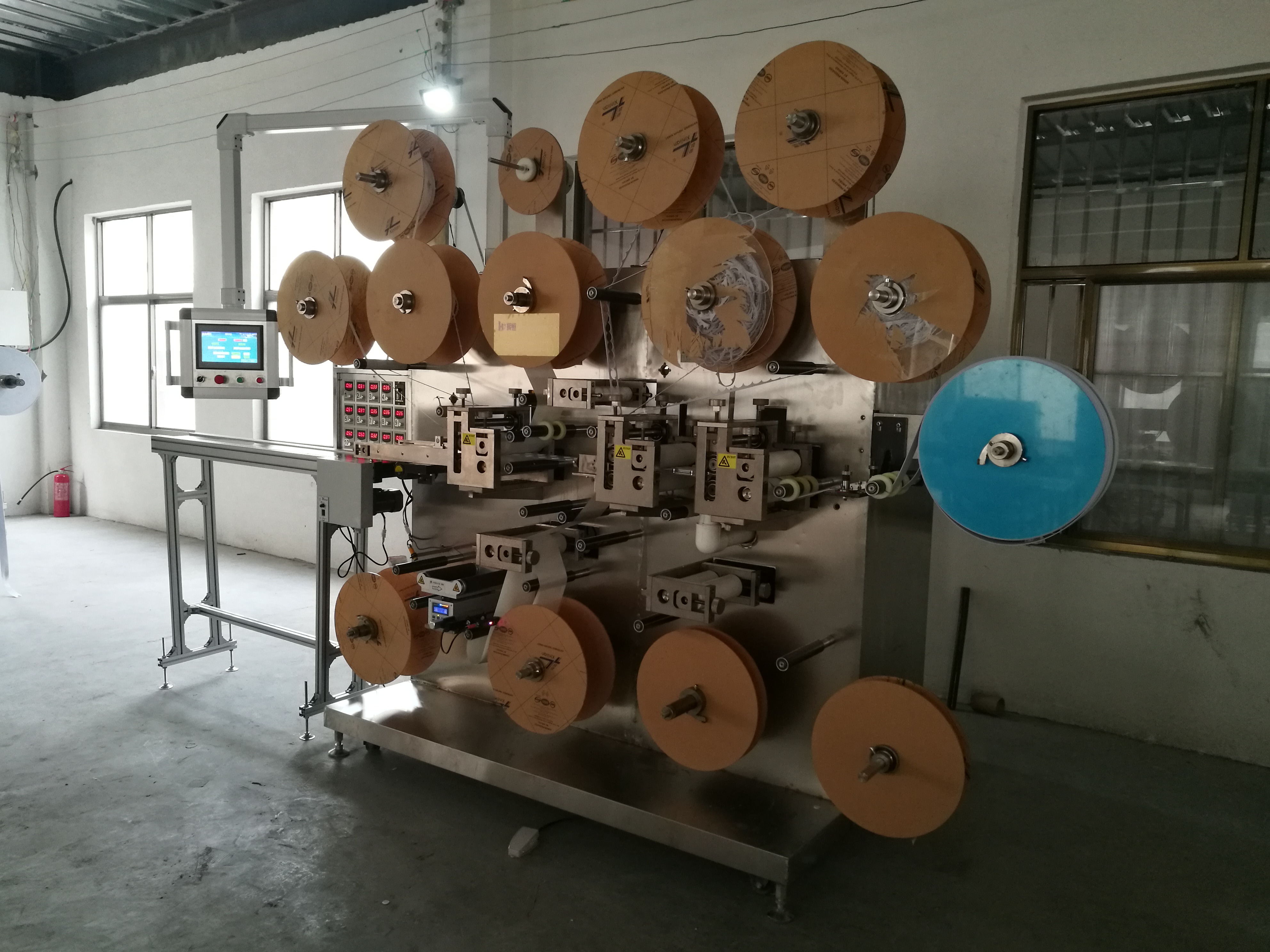 河南全自動雙工位防滲圈貼片機廠家，批發(fā)，報價【河南輝恒機電設備有限公司】