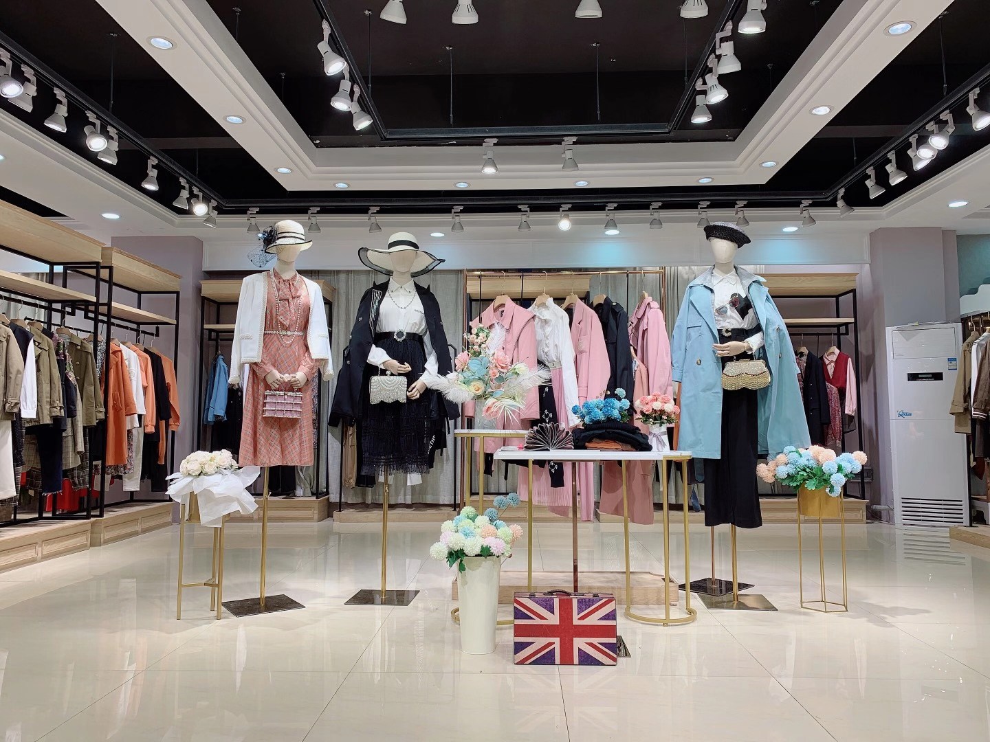 撤柜折扣女裝 妍帛2022 淘寶直播女裝貨源庫存尾貨工廠直批市場