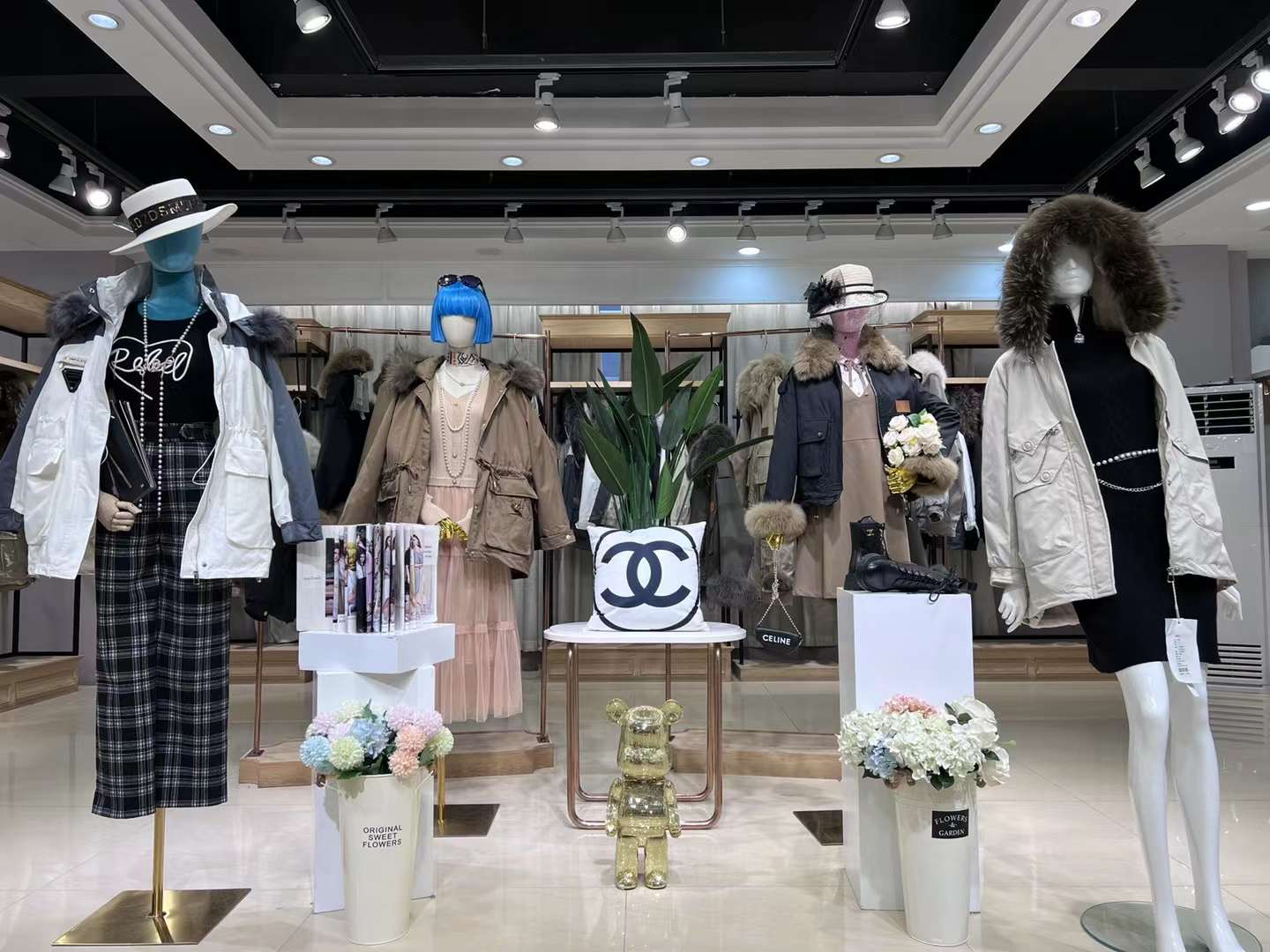 撤柜折扣女裝 晨晨國(guó)際派克服2022冬 剪標(biāo)撤柜高端 品牌女裝庫(kù)存尾貨清倉(cāng)市場(chǎng)
