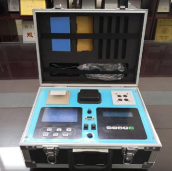 LB-CNPT（B） 便攜式多參數(shù)水質(zhì)檢測儀自動計算故障自診斷大容量數(shù)據(jù)存儲輕巧便攜