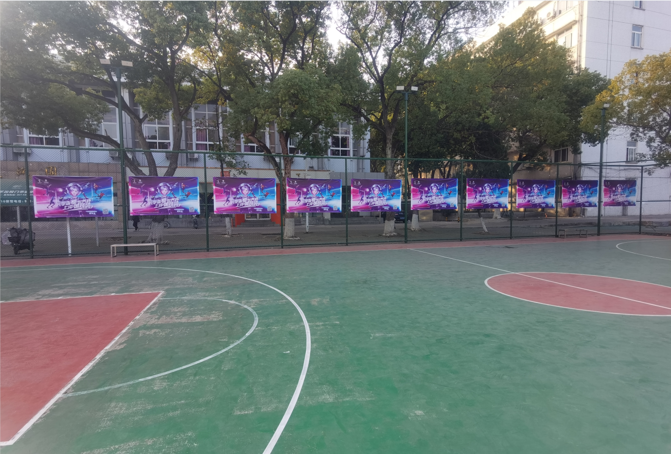 湖北校園廣告 武漢 桌貼圍網(wǎng)圖片/湖北校園廣告 武漢 桌貼圍網(wǎng)樣板圖 (1)