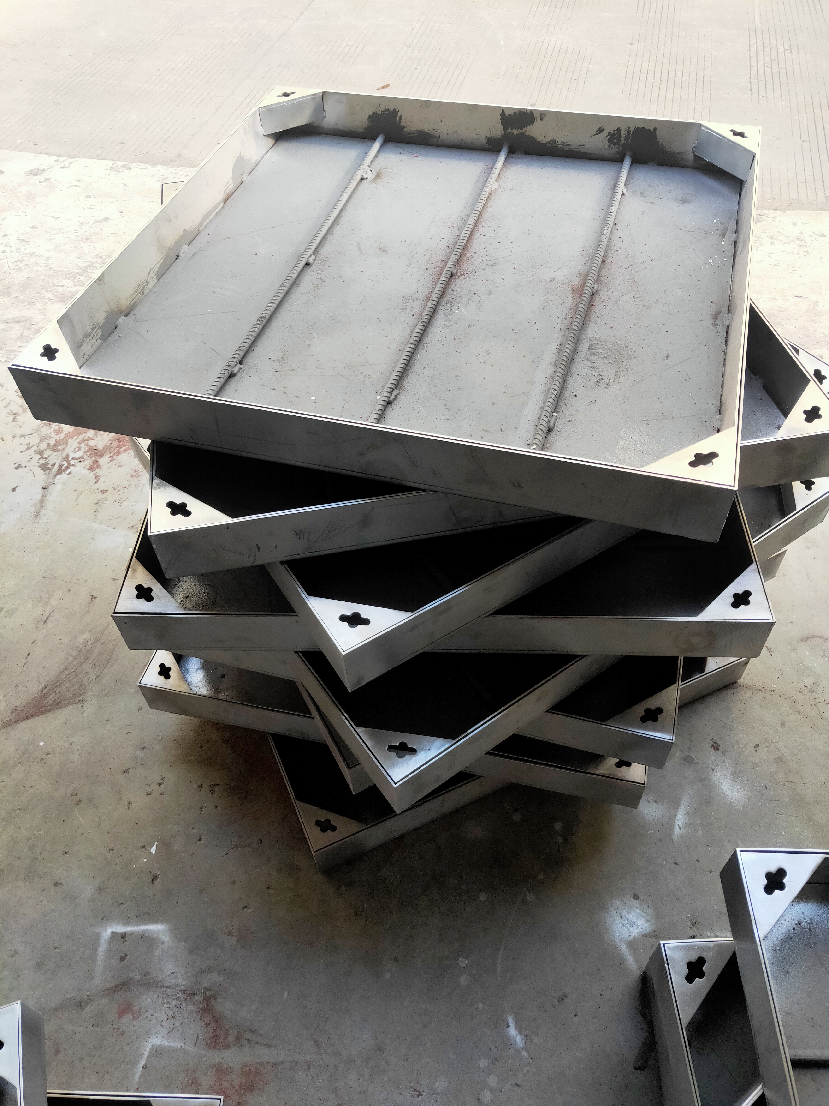 不銹鋼井蓋圖片/不銹鋼井蓋樣板圖 (3)