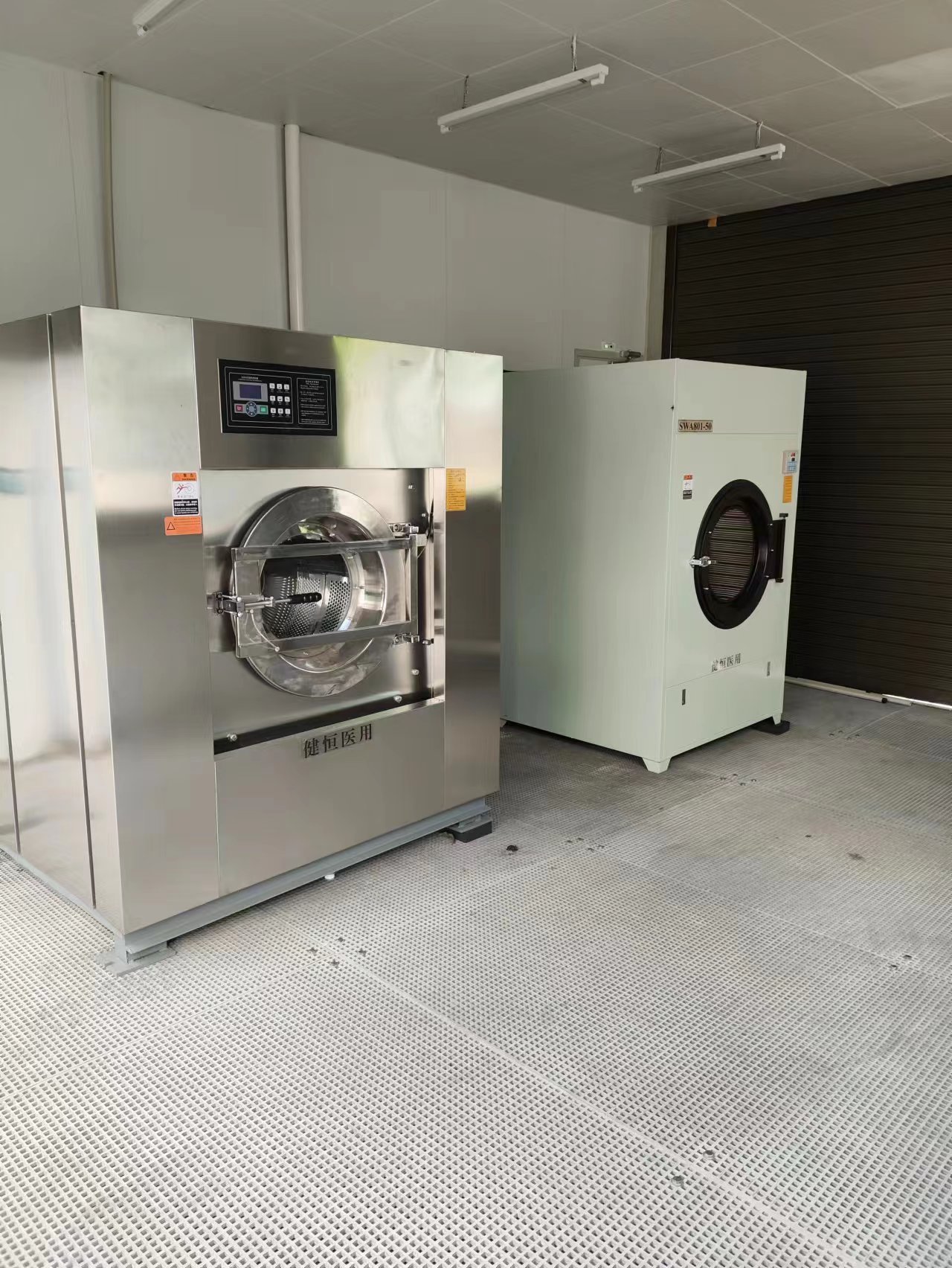 工業(yè)洗衣機(jī)圖片