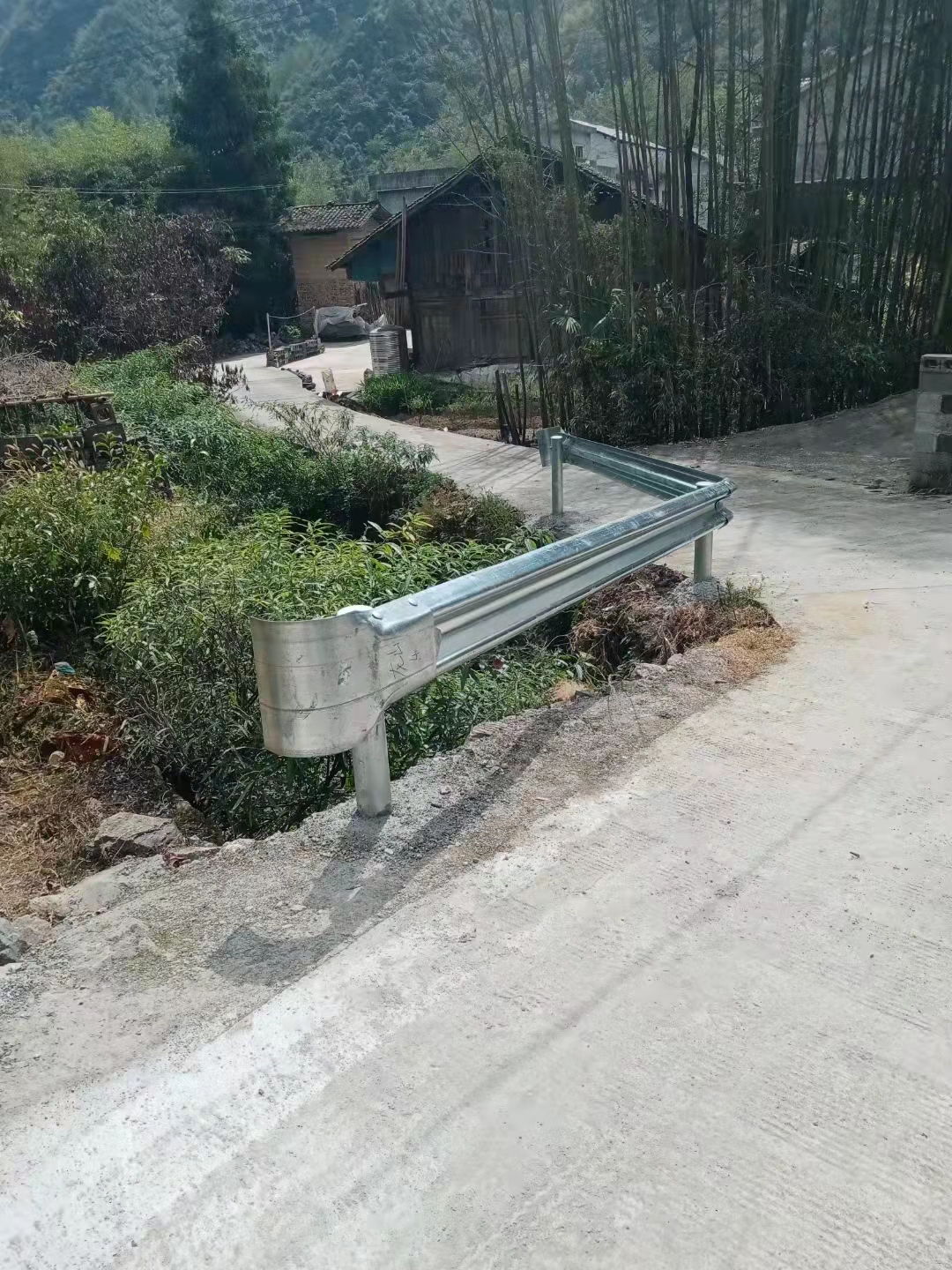波形護(hù)欄圖片/波形護(hù)欄樣板圖 (2)