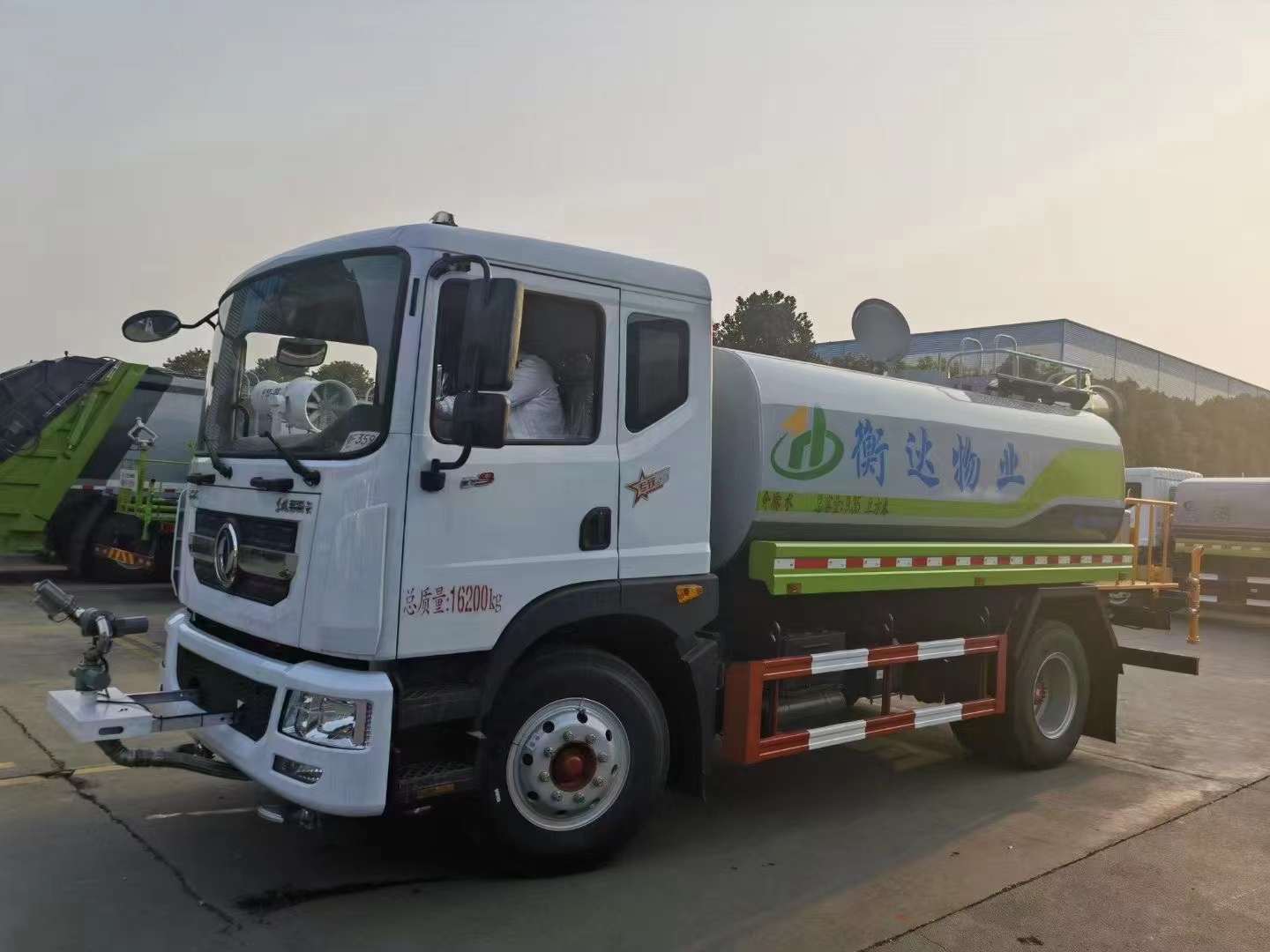 東風(fēng)D9灑水車出售圖片/東風(fēng)D9灑水車出售樣板圖 (3)