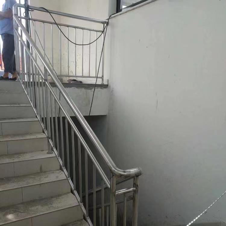 不銹鋼扶手加工圖片/不銹鋼扶手加工樣板圖 (1)