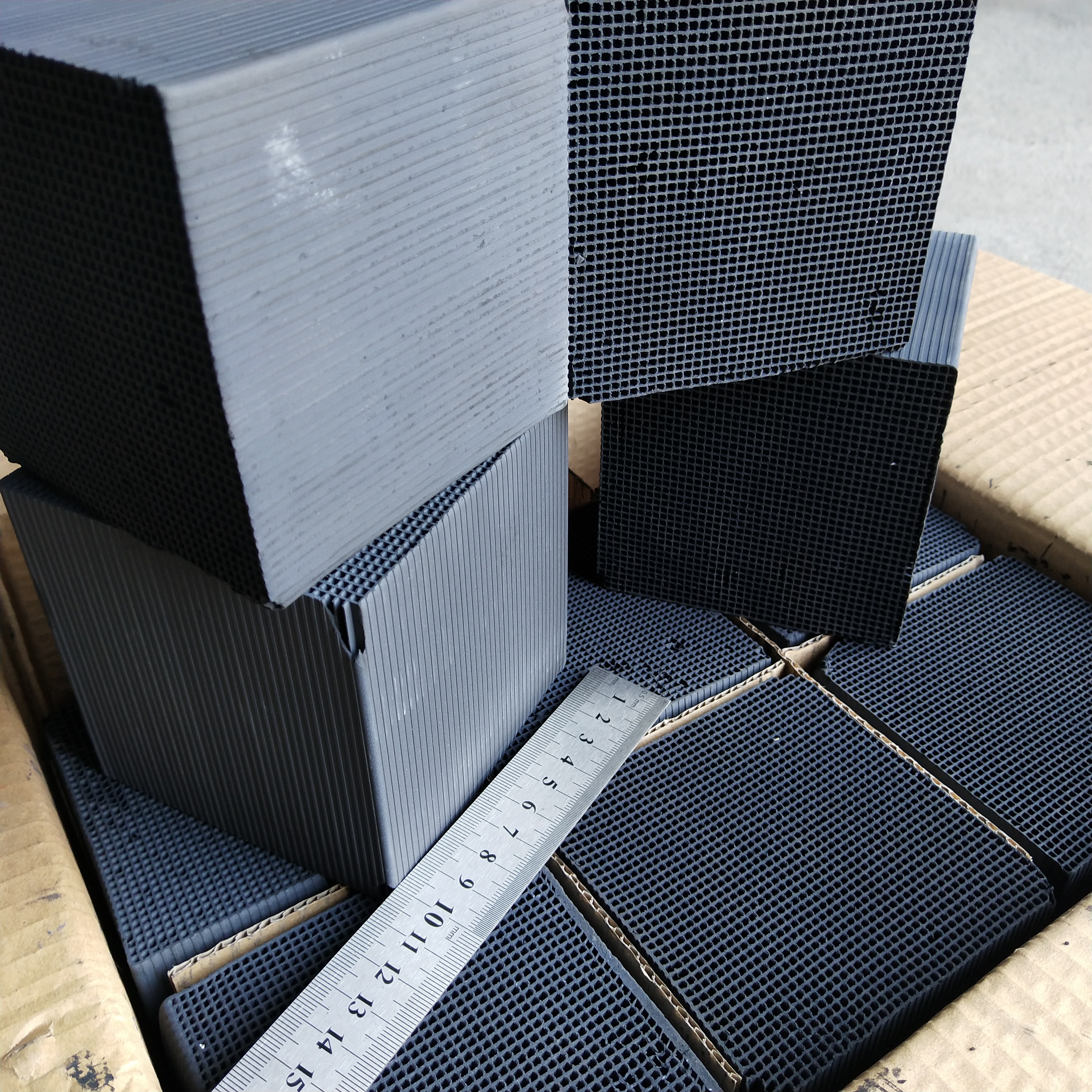 供應(yīng)北京污水處理蜂窩活性炭廠家- 供應(yīng)北京污水處理蜂窩活性炭