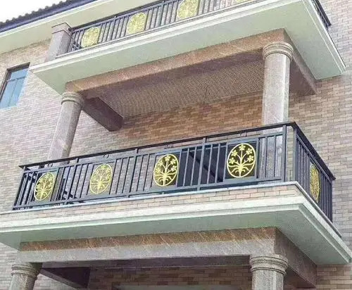 山東陽(yáng)臺(tái)護(hù)欄圖片/山東陽(yáng)臺(tái)護(hù)欄樣板圖 (4)