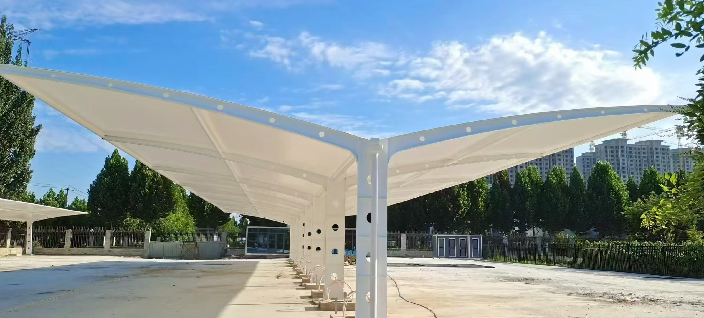 汽車膜結(jié)構(gòu)車棚廠家-廠家報(bào)價(jià)-定制廠家【四川鑫一代膜結(jié)構(gòu)安裝工程有限公司】