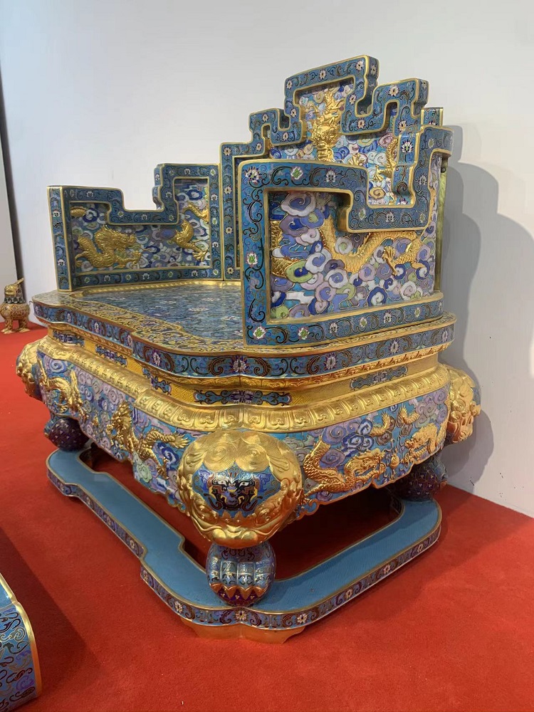 景泰藍(lán)工藝品純手工制作紫銅胎高溫?zé)贫删疤┧{(lán)擺件香爐   景泰藍(lán)龍椅 腳踏