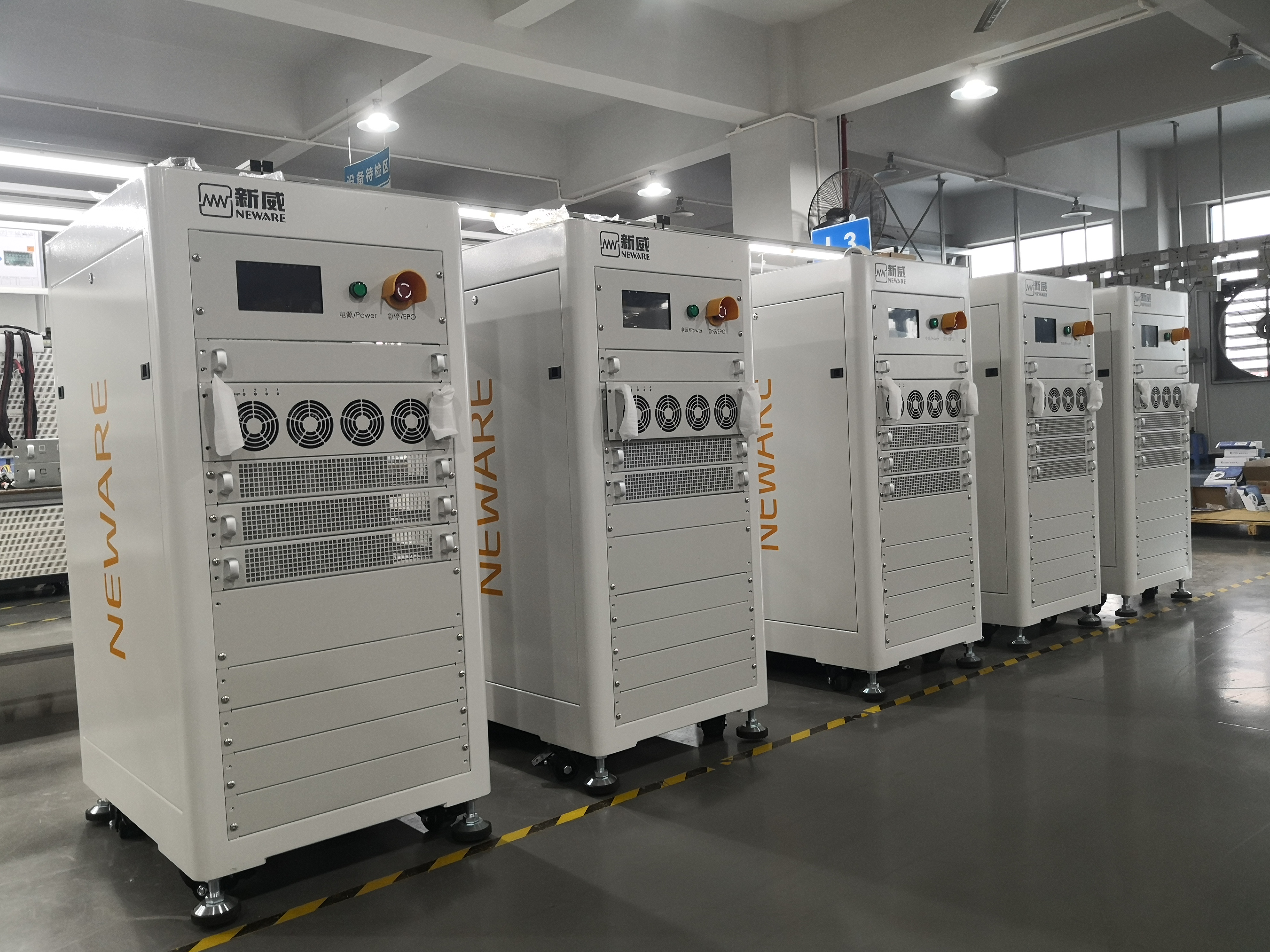 供應(yīng)電池分容檢測柜   新威高倍率電池分容檢測柜 可通道并聯(lián) 能量回饋