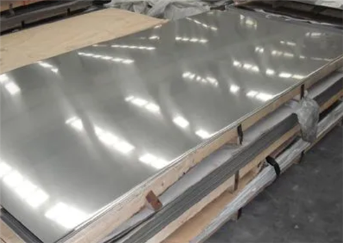 AISI 440C｜高碳高鉻，硬至 HRC60，耐磨抗蝕，精密