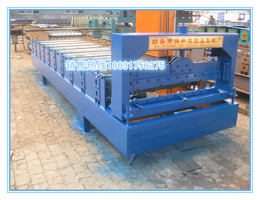 供應(yīng)全自動(dòng)雙層壓瓦機(jī)/興和840-900雙層壓瓦機(jī)多少錢一臺(tái)