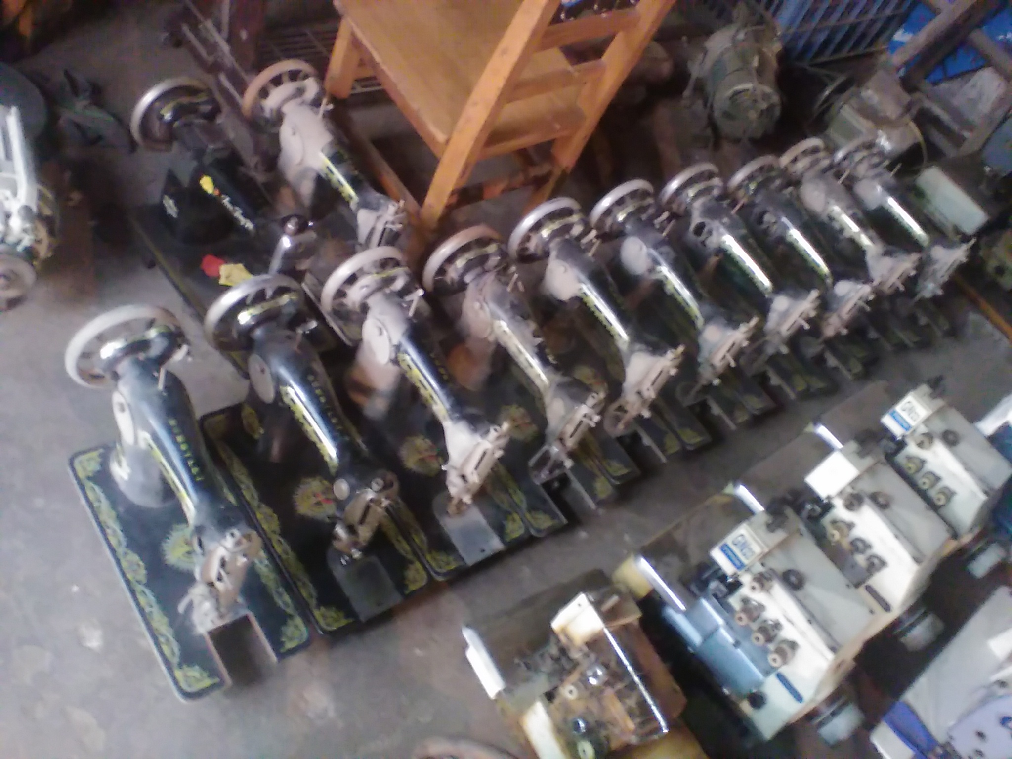 供應用于家用的石家莊家用縫紉機腳踏老式長期銷售哪里買的價格80年代以前質量特別好皮實耐用吃厚薄厚通吃維修方便