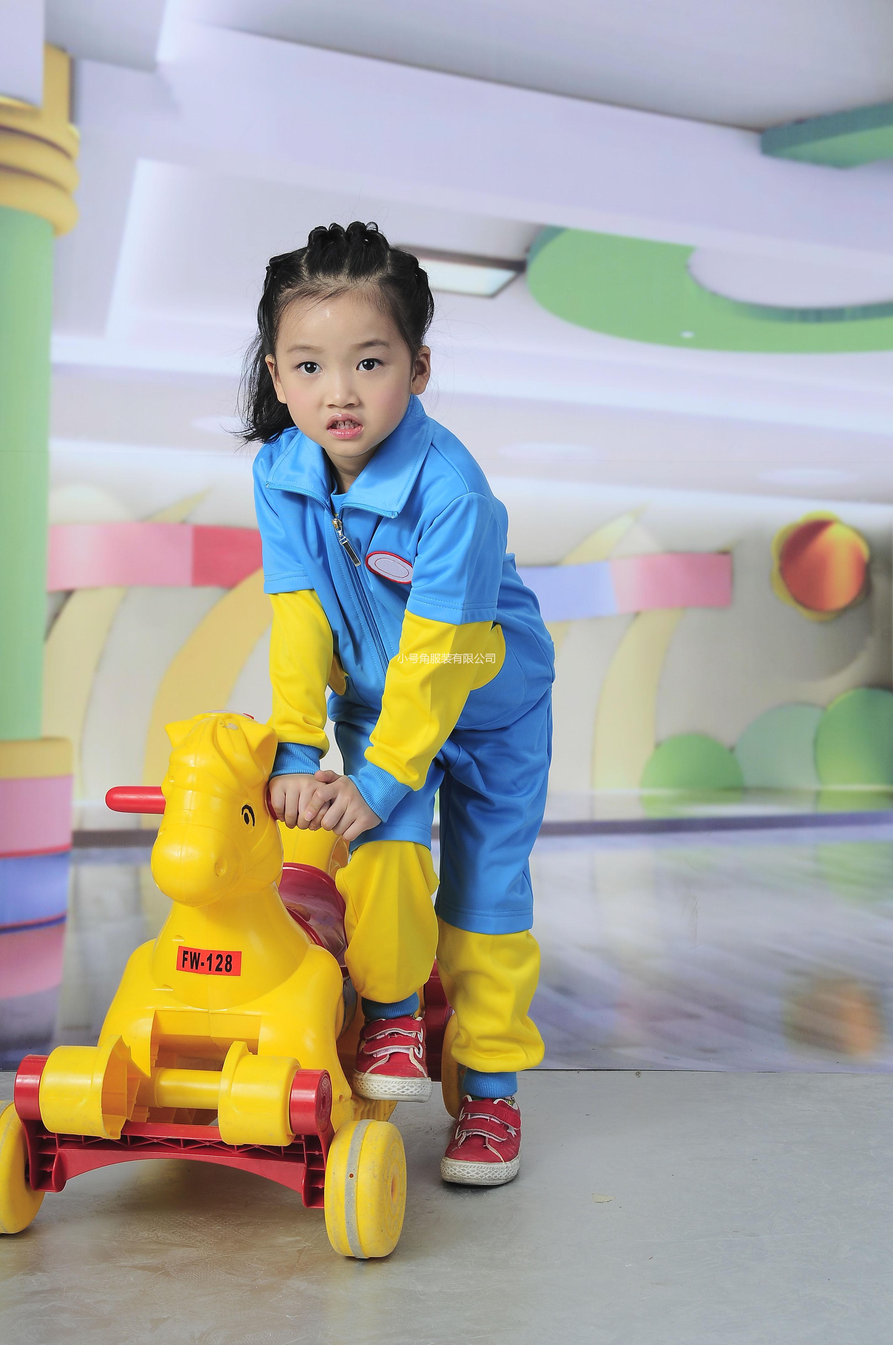 供應(yīng)優(yōu)質(zhì)幼兒園服春秋園服好款式