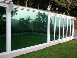 濟(jì)南工廠玻璃貼膜車間隔熱膜