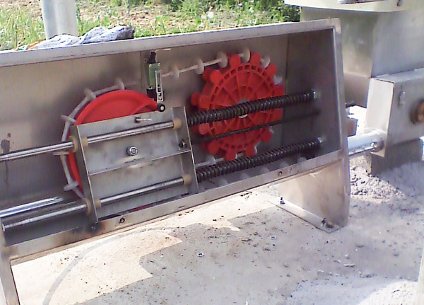 供應(yīng)用于養(yǎng)豬的動(dòng)力傳動(dòng)箱