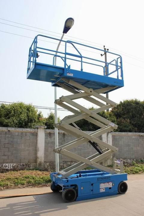 供應(yīng)升降機(jī)導(dǎo)軌鏈條式升降機(jī)曲臂升降機(jī)品質(zhì)保障一年質(zhì)保