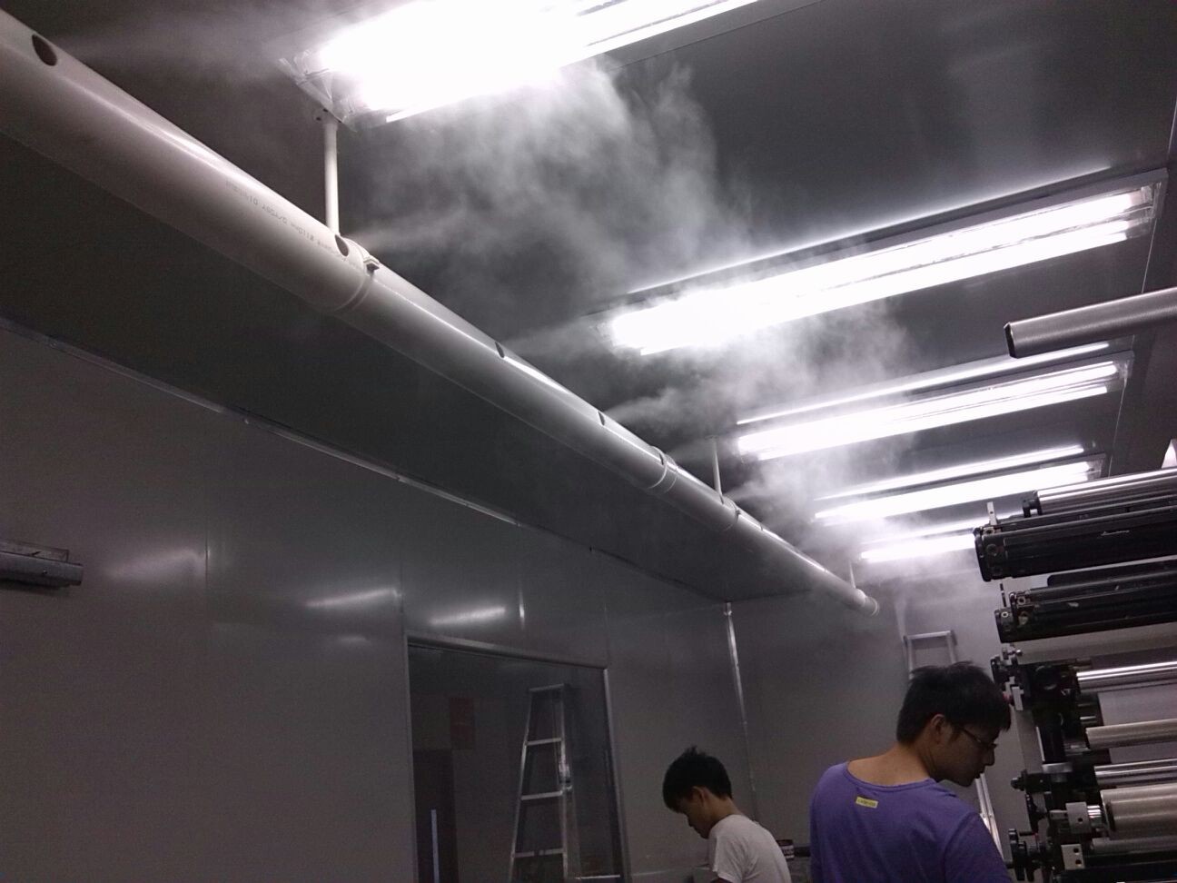 供應(yīng)紡織廠*加濕器超聲波噴霧機(jī)上海懿凌廠家直銷*最*