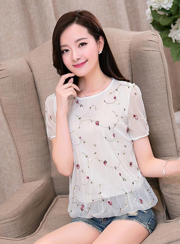 供應(yīng)雜款便宜外貿(mào)服裝批發(fā)*潮流女裝、外貿(mào)品牌服飾等倉庫常年供應(yīng)四季服裝尾貨清倉處理2元3元滾大包貨